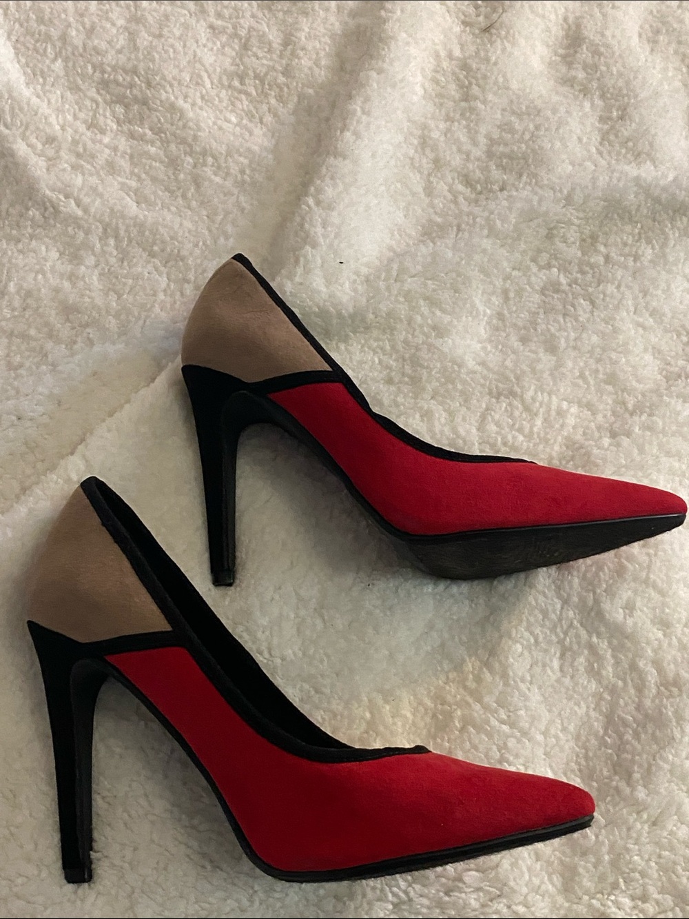 Chinese Laundry Red and Taupe Pointed-Toe Pumps - Picture 5 of 8